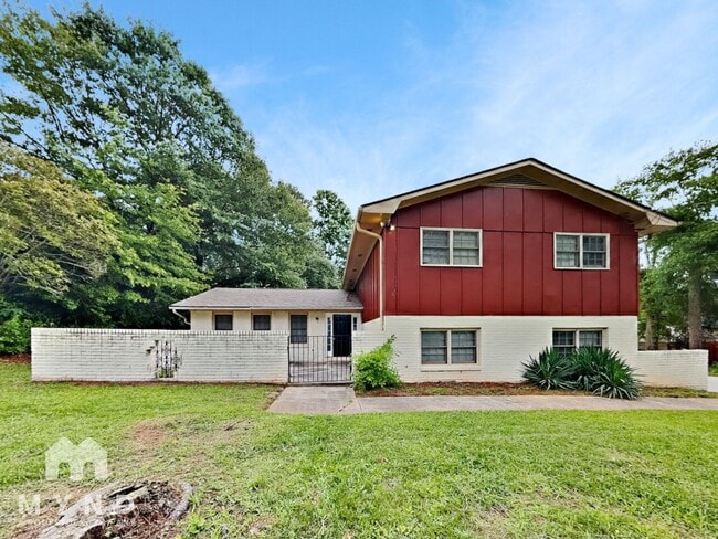 property at 2282 Fairview Rd SE