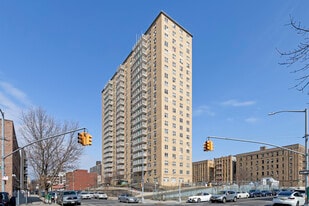 Lind-Ric Apartments in Bronx, NY - Building Photo