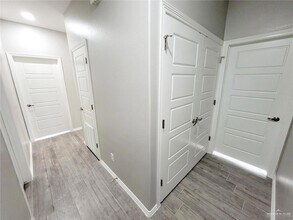 1913 Davenport St, Unit 2 in Weslaco, TX - Building Photo - Building Photo