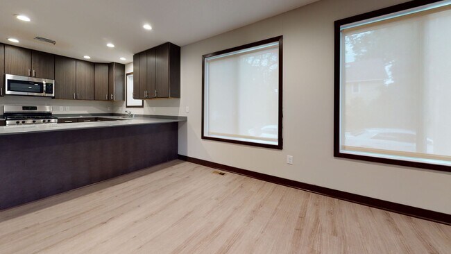 879 23rd Ave SE in Minneapolis, MN - Building Photo - Building Photo