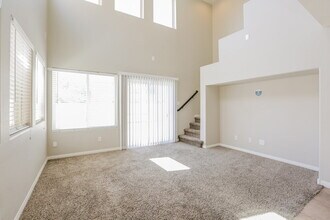 5973 Alington Bend Dr in Las Vegas, NV - Building Photo - Building Photo