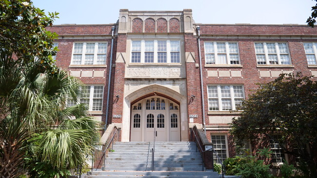 Elmwood Lofts in Columbia, SC - Foto de edificio - Building Photo