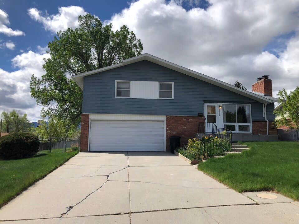 2745 E 6th St in Casper, WY - Building Photo
