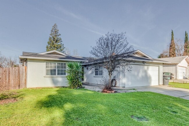 4519 Tallyho Dr in Sacramento, CA - Foto de edificio - Building Photo