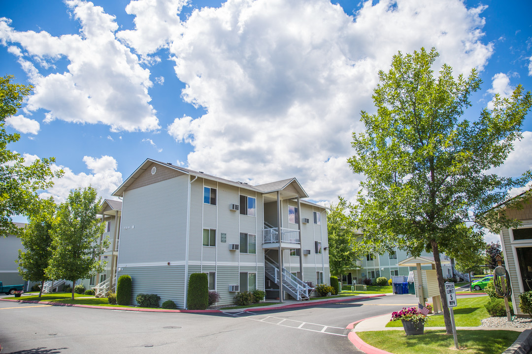 Deerfield Apartments in Veradale, WA - Building Photo