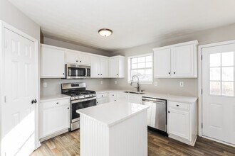 12206 Stillman Ct in Hampton, GA - Foto de edificio - Building Photo