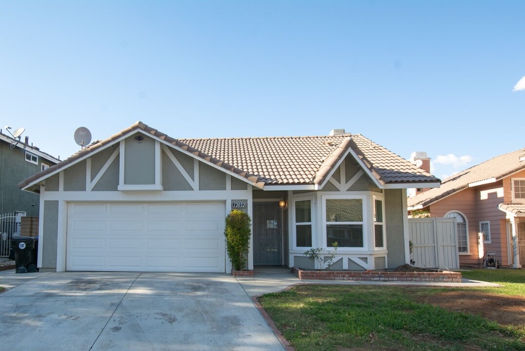 12032 Weeping Willow Ln in Fontana, CA - Building Photo