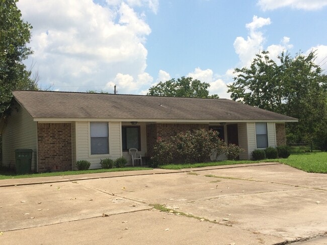 property at 3620 Choctaw St