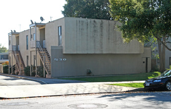 530 S Euclid Ave in Pasadena, CA - Building Photo - Building Photo