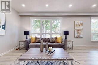 105 Aurora Heights Dr in Aurora, ON - Building Photo - Building Photo