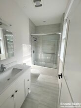 157 Everett St, Unit 203 in Boston, MA - Building Photo - Building Photo