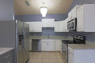 3818 SW 7th Pl in Cape Coral, FL - Building Photo - Building Photo