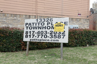 Patito Place Townhomes in Dallas, TX - Building Photo - Building Photo