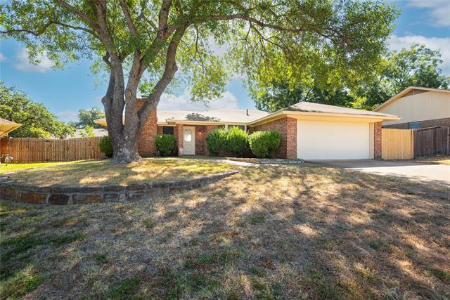 3611 Hialeah Dr in Arlington, TX - Building Photo - Building Photo