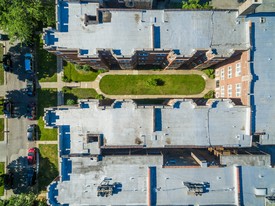 7030 S Cregier Ave in Chicago, IL - Building Photo - Building Photo