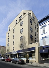 2401 Bergenline Ave in Union City, NJ - Foto de edificio - Building Photo