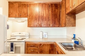 Cambridge Manor Apartments in Seattle, WA - Foto de edificio - Interior Photo