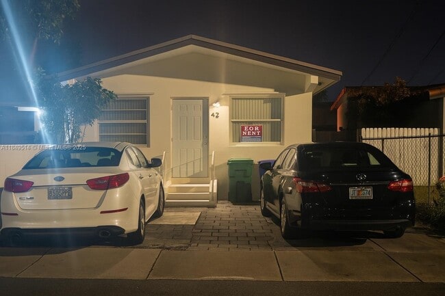 42 NW 32nd Ave in Miami, FL - Building Photo - Building Photo