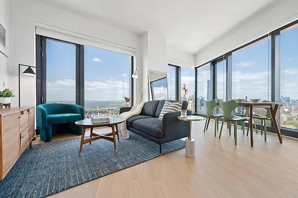 property at 18 6th Ave
