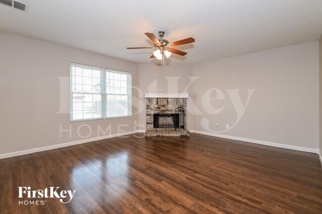 1445 Lochspring Dr in Rockwall, TX - Building Photo - Building Photo