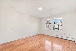 51 S Irving St, Unit #1 in Revere, MA - Building Photo - Building Photo