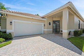 4413 Barclay Fair Way in Wellington, FL - Building Photo - Building Photo