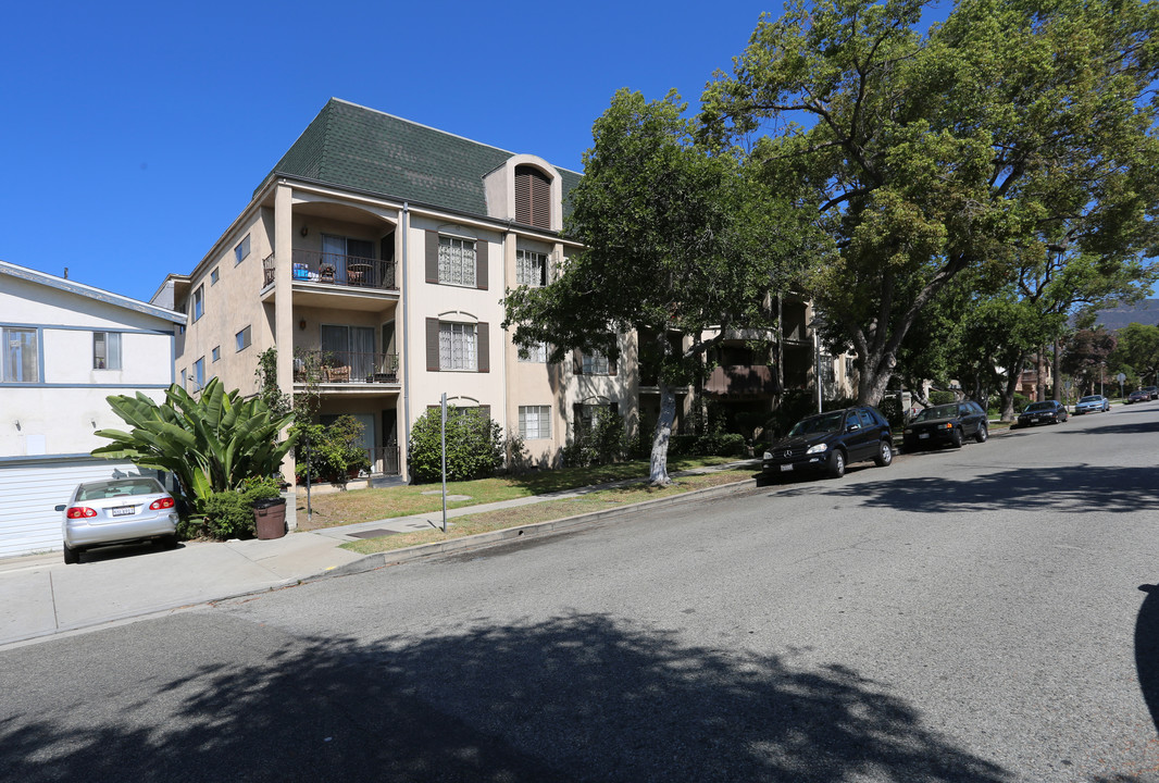 215 N Kenwood St in Glendale, CA - Building Photo