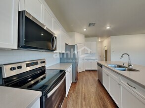 2014 Tuch Wy in North Las Vegas, NV - Building Photo - Building Photo