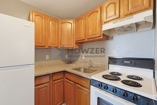 112 Clark St, Unit 2 in New Bedford, MA - Building Photo - Building Photo