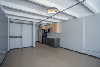 The Howard Apartments in Eau Claire, WI - Building Photo - Interior Photo