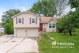 15509 Kay Ave in Belton, MO - Building Photo