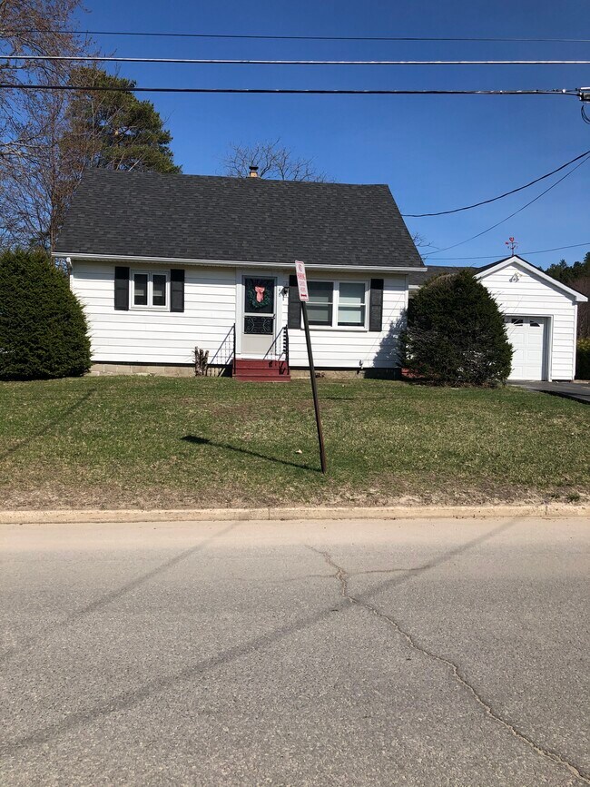 48 State St Rentals in Malone, NY