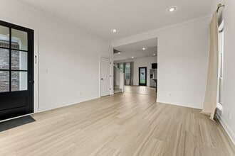 18642 Lake Harbor Ln in Prairieville, LA - Foto de edificio - Building Photo