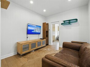18 Charles St in Jersey City, NJ - Building Photo - Building Photo