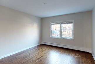 50 Kent St, Unit 1B in Brookline, MA - Building Photo - Building Photo