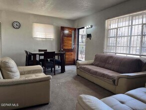 7820 Maverick Ave in El Paso, TX - Building Photo - Building Photo
