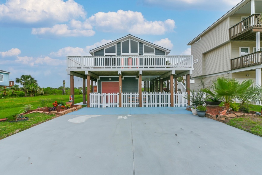 22513 Bay Point Dr, Unit 640 in Galveston, TX - Building Photo