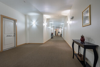 The Hickory in Champaign, IL - Building Photo - Interior Photo