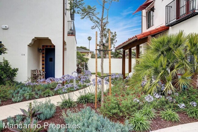 3728 State St in Santa Barbara, CA - Building Photo - Building Photo