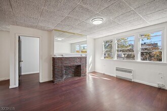 211 Ampere Pkwy-Unit -2 in Bloomfield, NJ - Building Photo - Building Photo