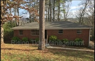 245 Tanglewood Cir NE in Birmingham, AL - Building Photo