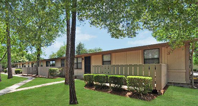 Oak Shade Apartments in Orange City, FL - Building Photo - Building Photo