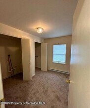 318 15th Ave, Unit APT 3 in Scranton, PA - Foto de edificio - Building Photo