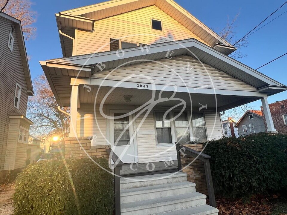 3947 Watson Ave in Toledo, OH - Building Photo