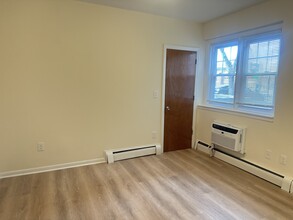 2018 Commonwealth Avenue, Unit 9 in Boston, MA - Building Photo - Building Photo