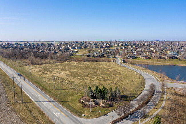 Shadow Lake Apartments in Papillion, NE - Building Photo - Building Photo