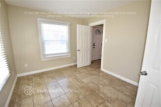 152 E 70th St in Los Angeles, CA - Foto de edificio - Building Photo