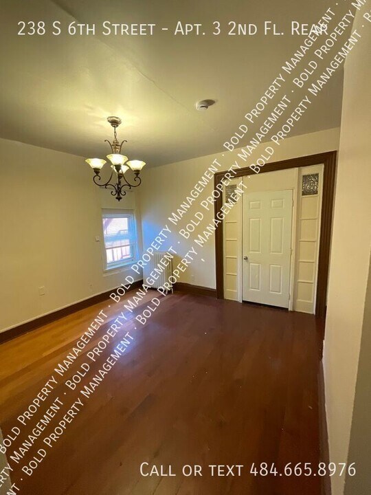 238 S 6th St in Reading, PA - Building Photo