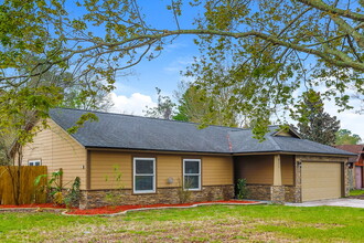 811 Elmwood St in Orange Park, FL - Building Photo - Building Photo