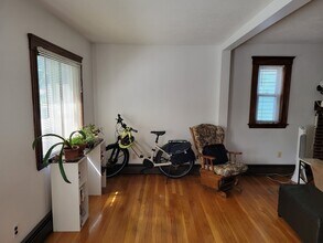 49 Leslie Rd in Belmont, MA - Building Photo - Building Photo